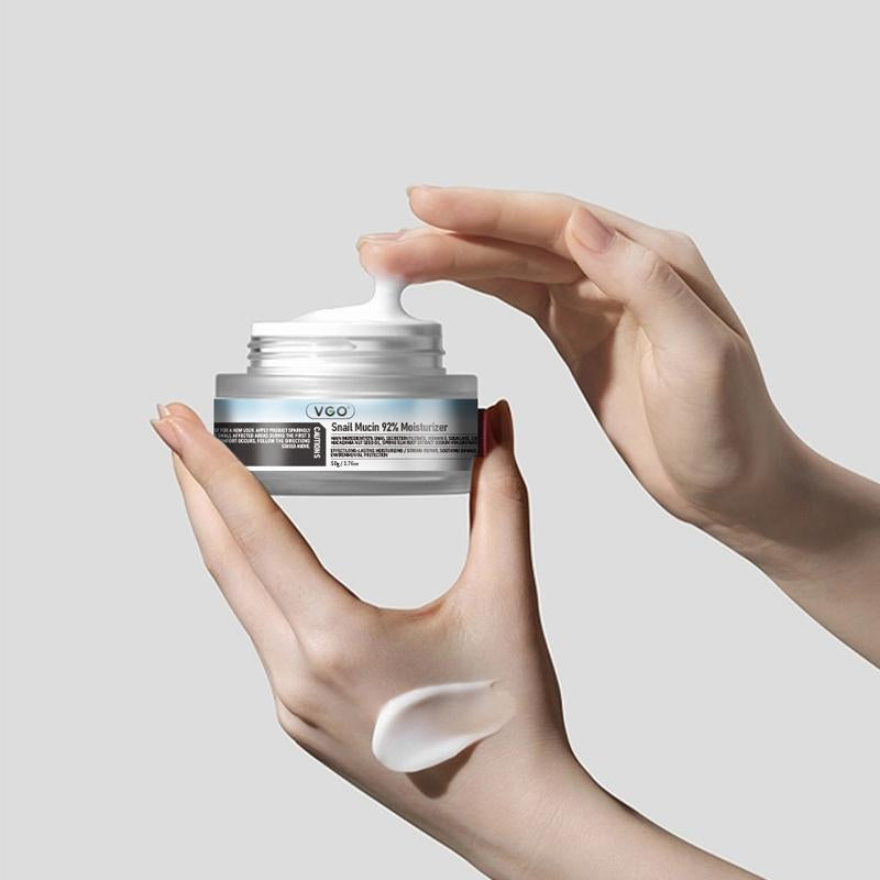 【VGO Snail Mucin 92% Moisturizer and Vitamin C Facial Serum Essence30Ml /60Ml】Reduces Facial Fine Lines Hydration and Nourishment for Radiant Skin Hydrating Skin Care Set Moisture Moisturizing Cream Gentle Hyaluronic Comfort Resh Cream Philosophy